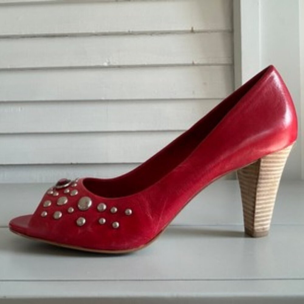 Franco Sarto Fanatic Red Leather Studded Peep Toe Pumps Stacked Heel Size 10M